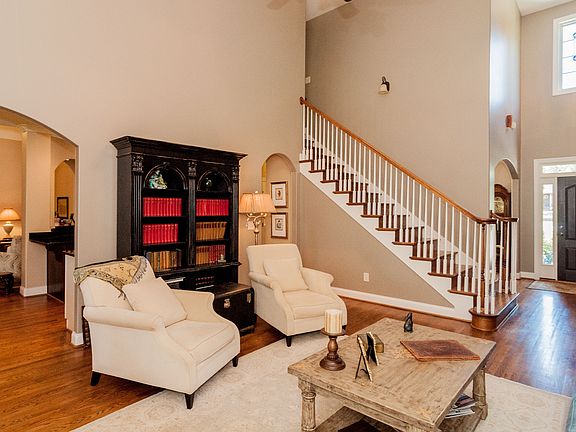 4th image of 2233 Hawksbury Ln
