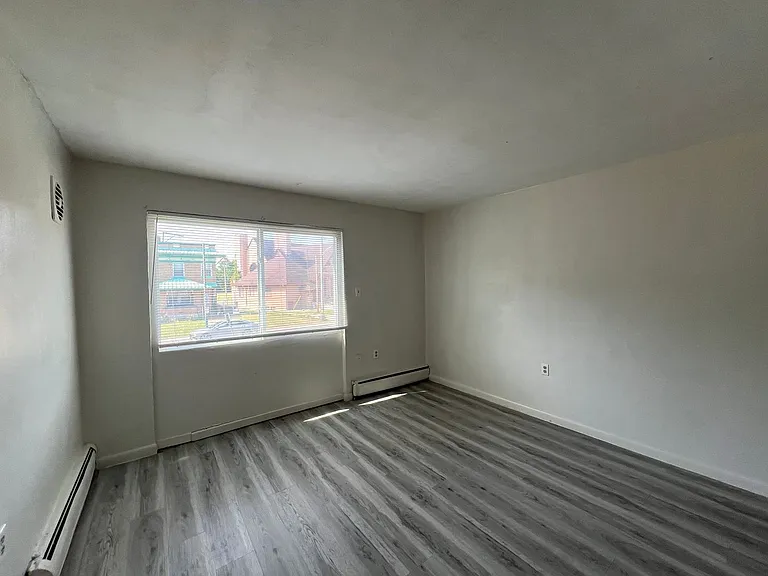 905 Neal Ave — Photo 5