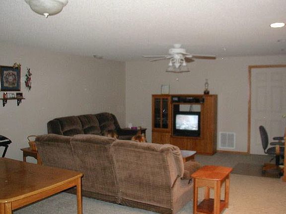 4th image of 2821 Stoney Brook Ln