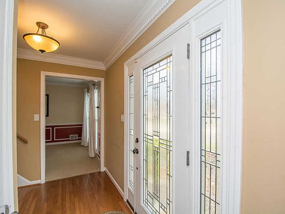 3rd image of 510 Cherry Point Dr