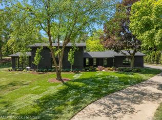 4340 Charing Cross Rd, Bloomfield Hills, MI 48304