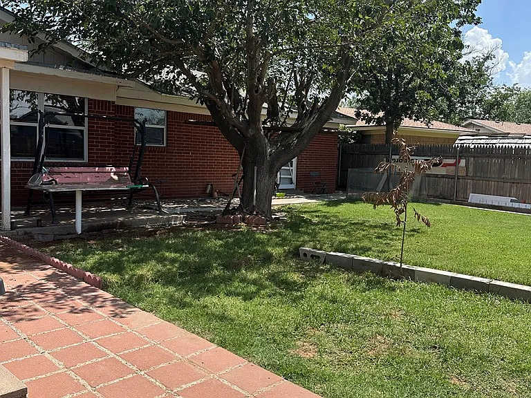 3326 W Dengar Ave — Photo 9