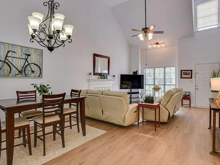 115 Hammond Place Cir #115 — Photo 4