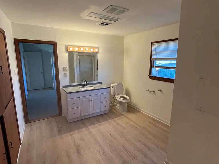 15297 Colorado Ave — Photo 4