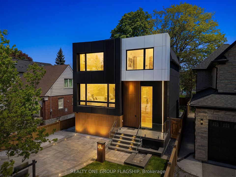 1st image of 7 Bentley Dr