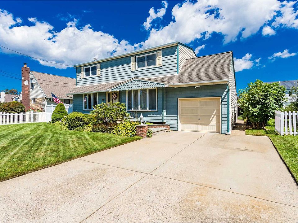 1st image of 46 Arlyn Dr E
