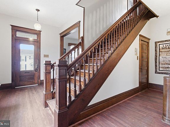 5th image of 506 Blanchard St