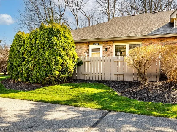 2825 Shakespeare Ln, Avon, OH 44011