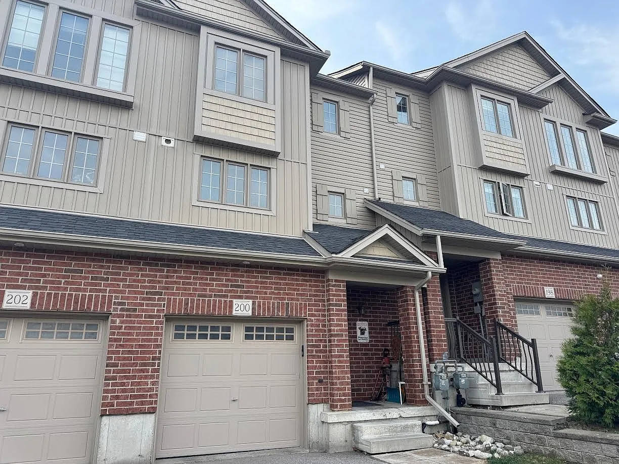 200 Maitland Street Kitchener — Photo 1