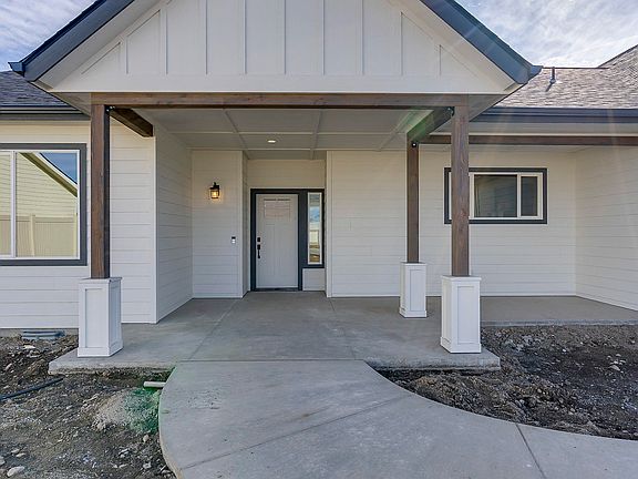 2nd image of 203 N Figwood Ct