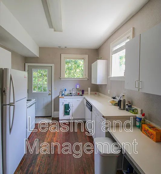 208 Calhoun St #B — Photo 3