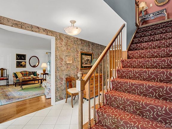 5th image of 16 Chapel Woods Ct