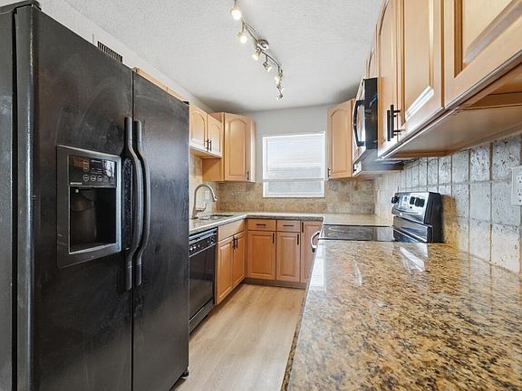 5th image of 6191 SW 37th St APT 210
