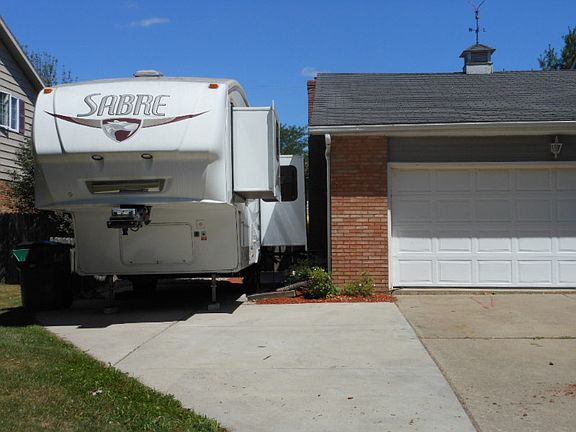 5th image of 3333 Parkway Dr