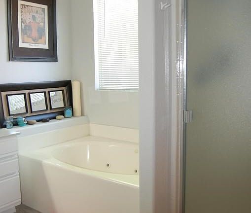 MLS Mstr Bath1