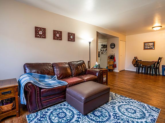 4th image of 500 Indiana Ave #200