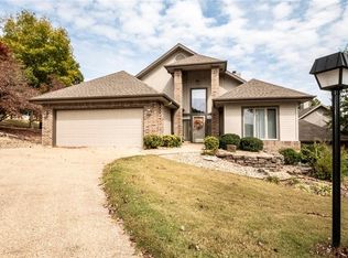 3 Tanyard Ln, Bella Vista, AR 72715