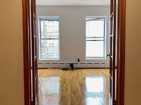 3rd image of 649 Manhattan Ave #3G