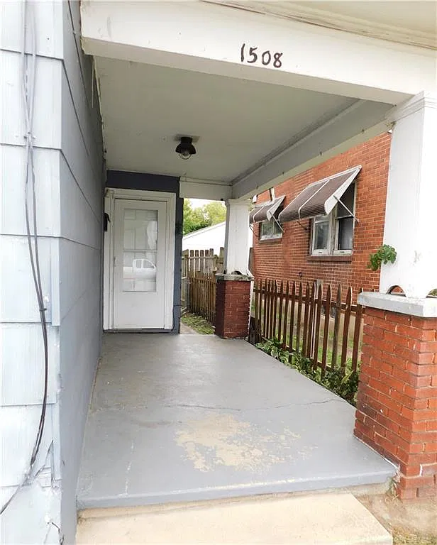 2 bed, 1.0 bath, 1100 sqft, $900 — Photo 3