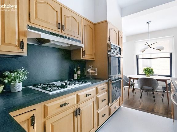 3rd image of 15 W 81st St #2J