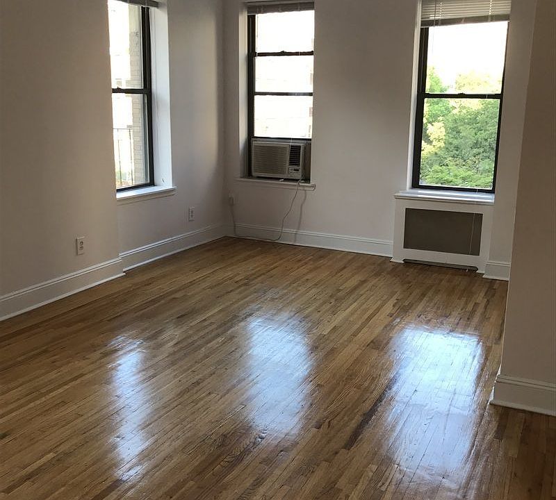 1st image of 200 W 92nd St APT 3C