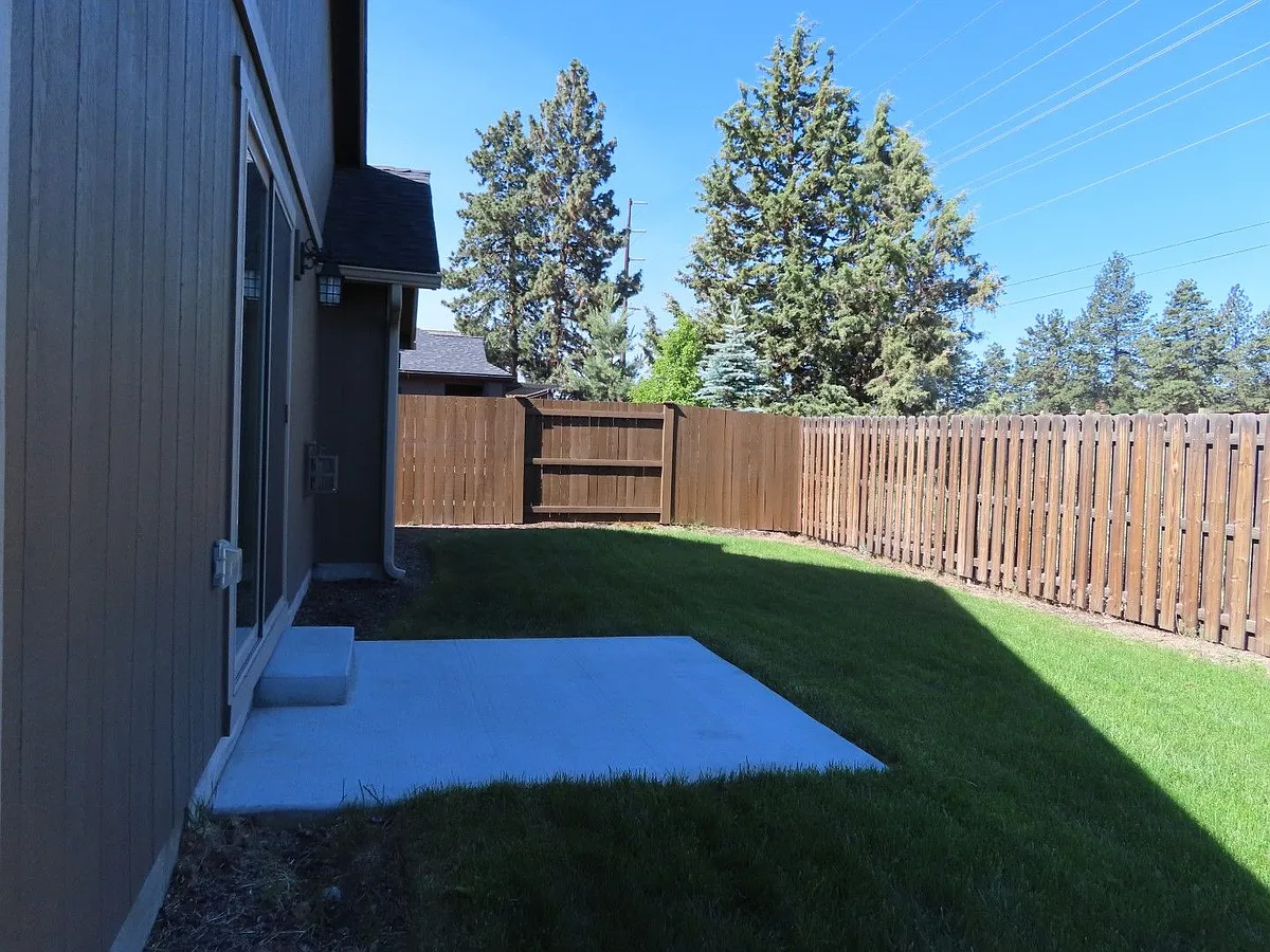 Building Photo - 61174 Geary Dr