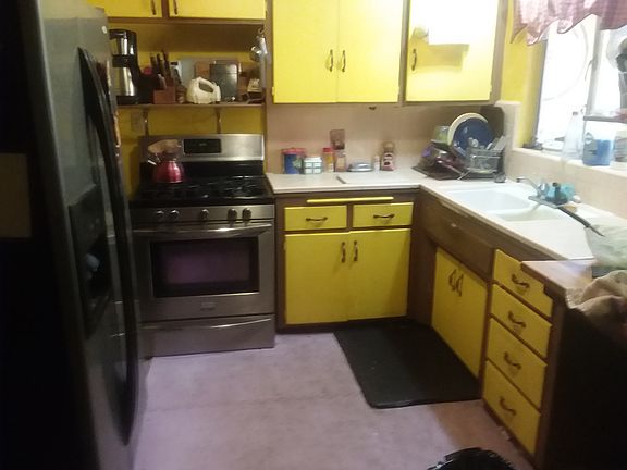 3rd image of 66722 Estrella Ave