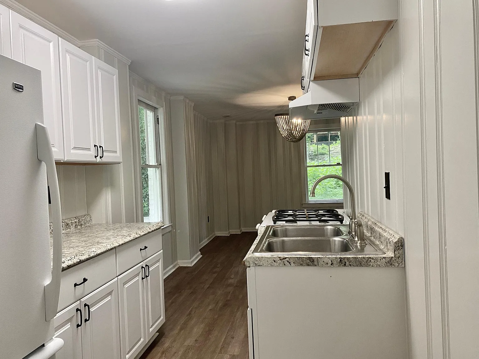1 bed, 1350 sqft, $2,100 — Photo 4