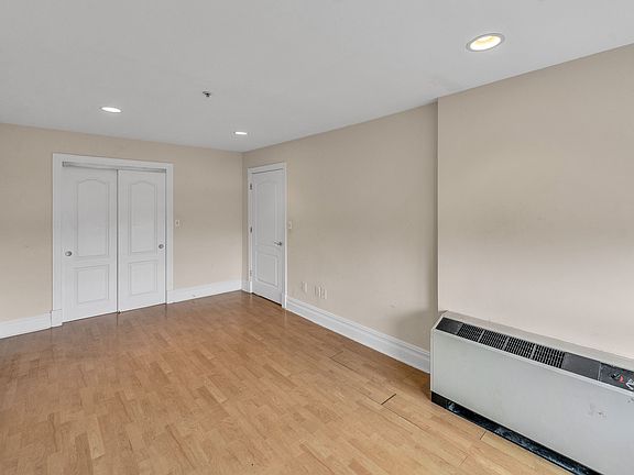 2nd image of 19-19 24th Ave #L403