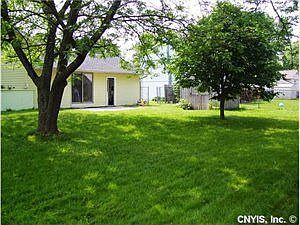 4th image of 8005 Evesborough Dr