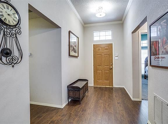 3rd image of 2067 Sunset Ln