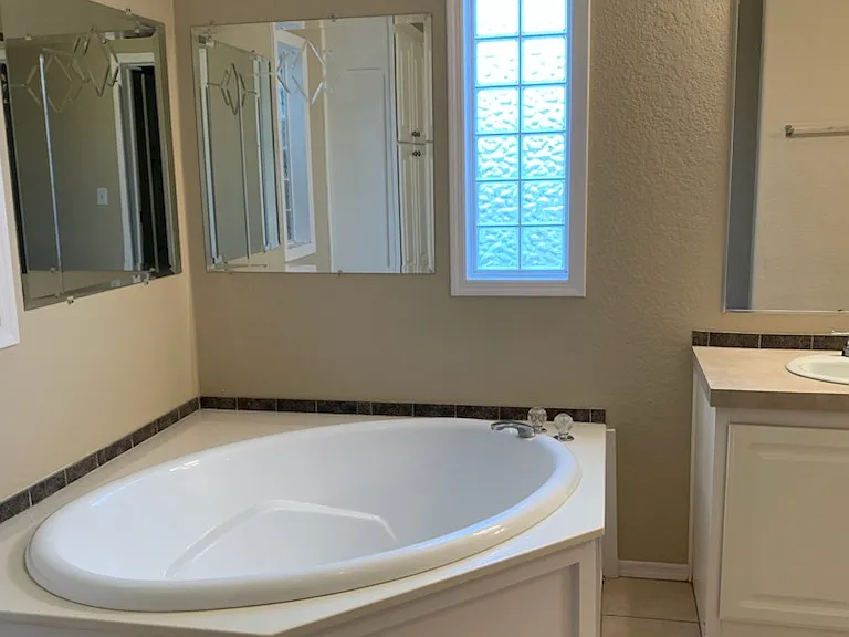 13508 Pfluger Berkman Ln — Photo 18