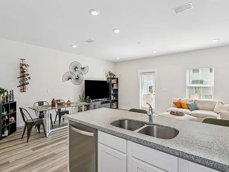 9536 Nature Creek Cir — Photo 7