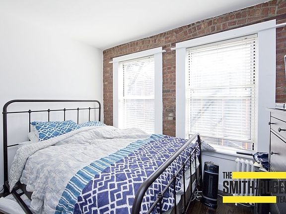 3rd image of 329 E 6th St APT 13