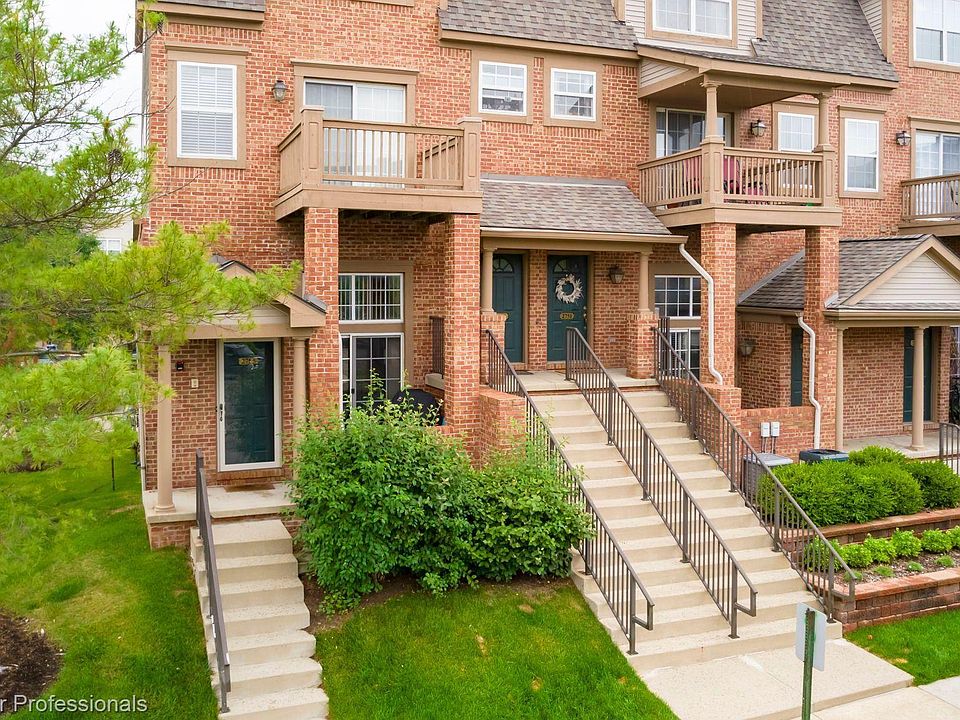1st image of 2755 Barclay Way