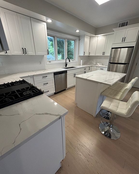 1st image of 180 Dana Ave