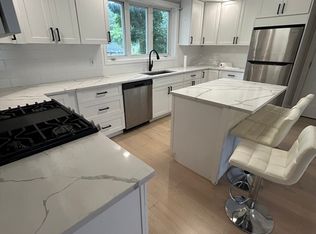 180 Dana Ave, Hyde Park, MA 02136