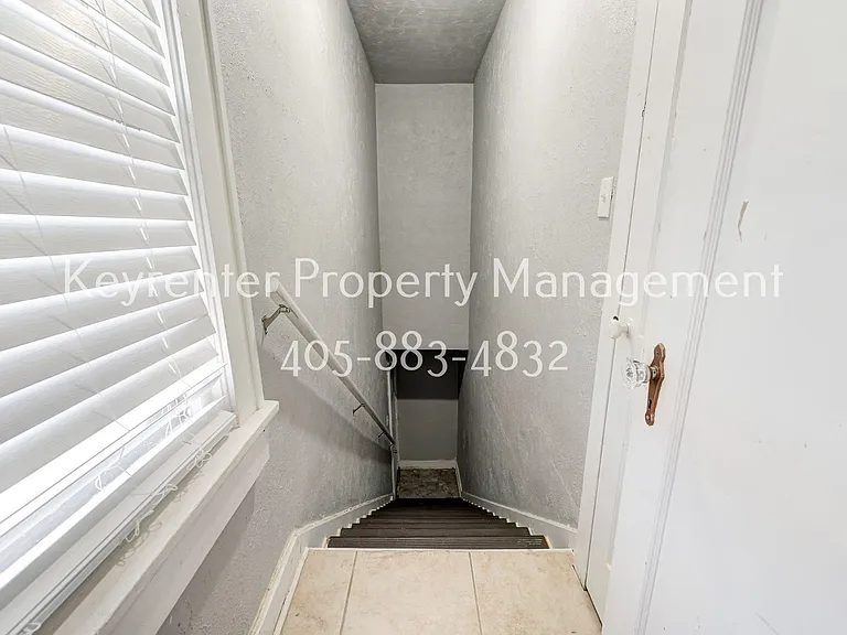 1123 NW 30th St — Photo 21