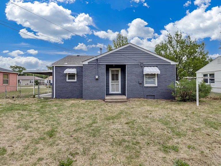 4551 S Walnut Ave — Photo 24