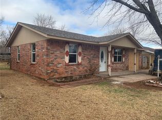 513 S Meadow Ln, Mustang, OK 73064