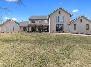 110 Forest Club Dr, Chesterfield, MO 63005