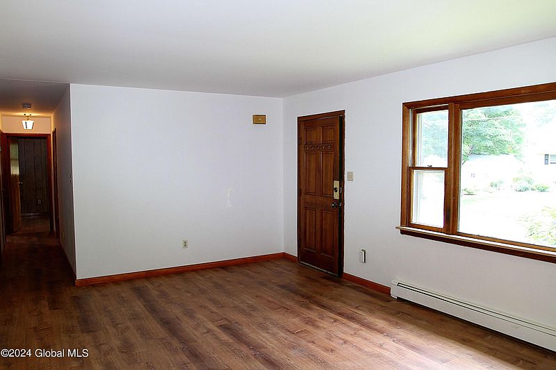 5th image of 2 Cardinal Court