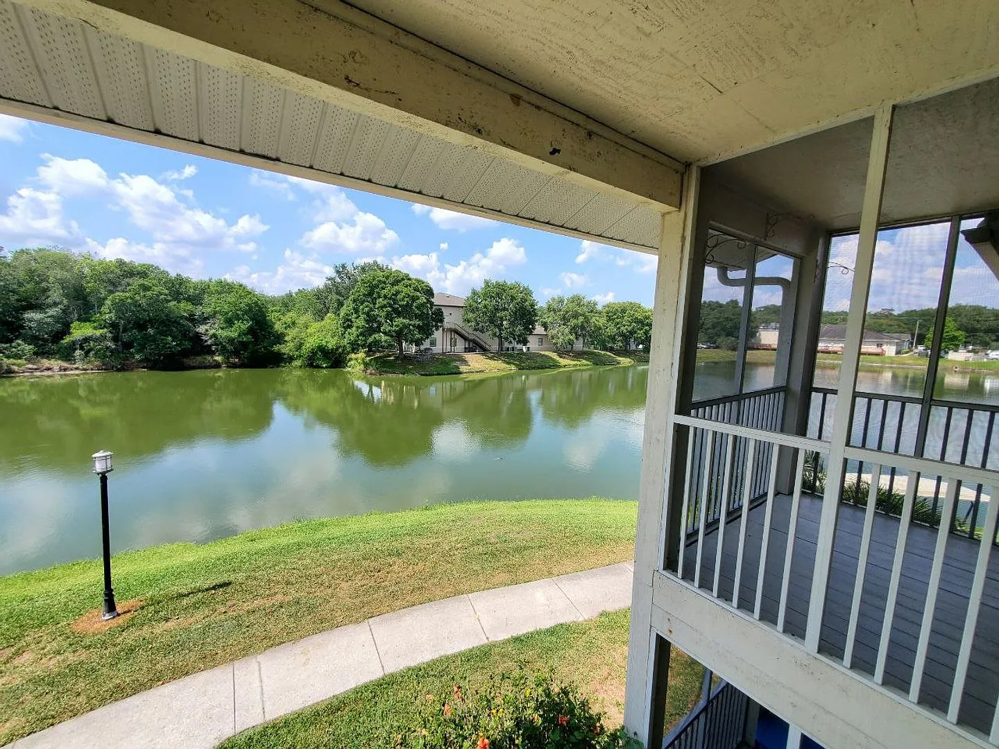 Water Front - Corner Unit- 2 Bed 2 Bath for Lease — Photo 3