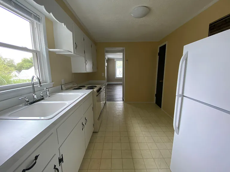 312 Aden St #5 — Photo 6
