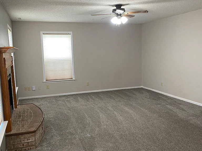 633 Fireside Dr — Photo 13