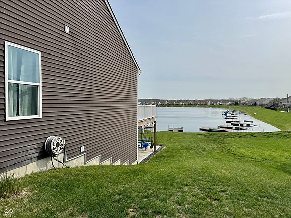 5th image of 8755 Stoddard Ln