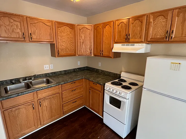 918 E Front St #D — Photo 6