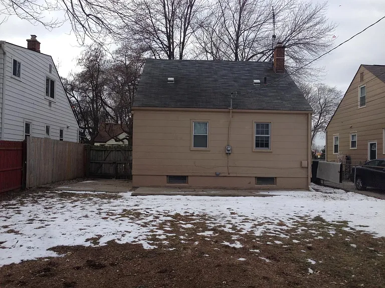 26844 La Salle St — Photo 2
