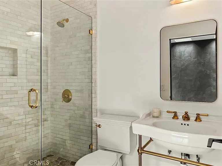 738 San Lorenzo St — Photo 23