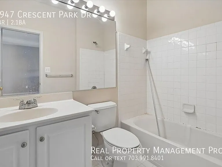 7947 Crescent Park Dr — Photo 31